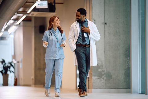 Miniature de Infirmiers : partir à l’étranger pour mieux vivre son métier - Journal des Français à l’étranger