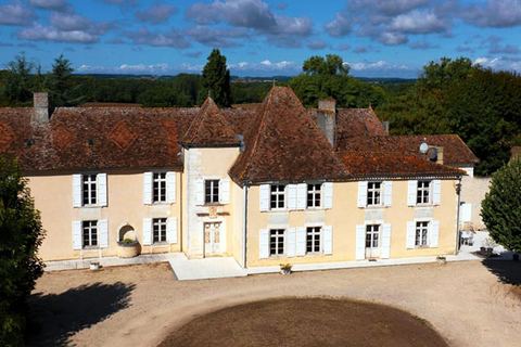 Miniature de CHÂTEAU DES PLASSONS : un domaine familial qui fait rayonner l’art du cognac charentais