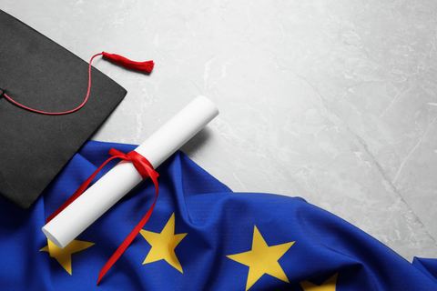 Miniature de La Commission européenne souhaite créer un diplôme reconnu dans toute l’Union européenne - Journal des Français à l’étranger