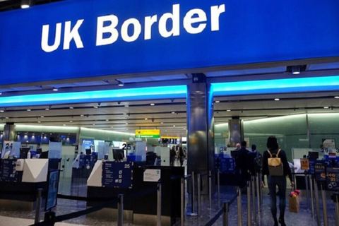 Miniature de Comment utiliser ses deux passeports, français et britannique, pour voyager - Journal des Français à l’étranger