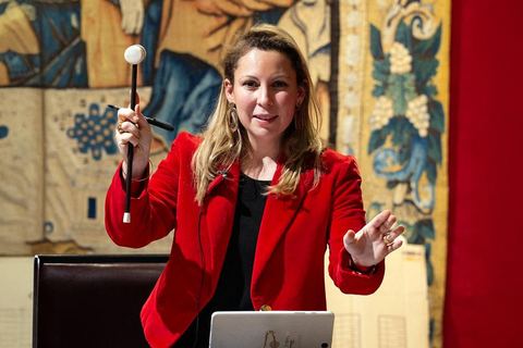 Miniature de CATHERINE VILLEMUR : l’art de l’estimation, de l’intimité des familles aux marteaux de Drouot